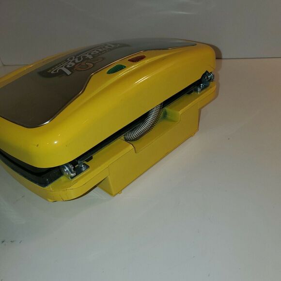 Soft Pretzels At Home Nostalgia Electrics SPF-200 Soft Pretzel Factory - Picture 4 of 4